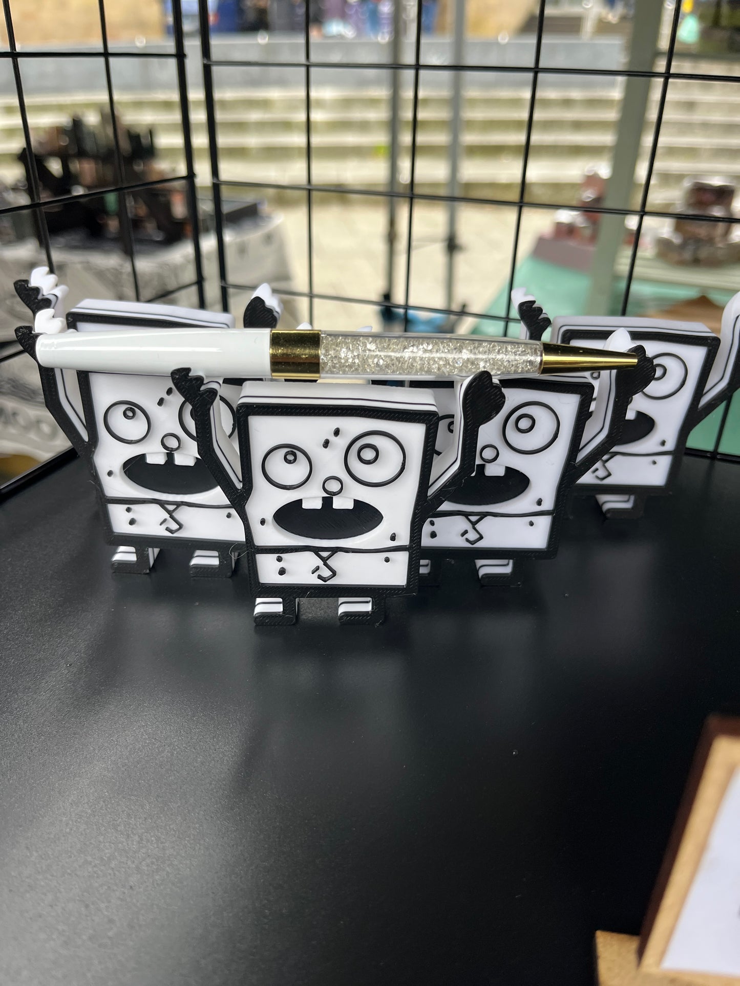 Doodle Bob Pen Holder